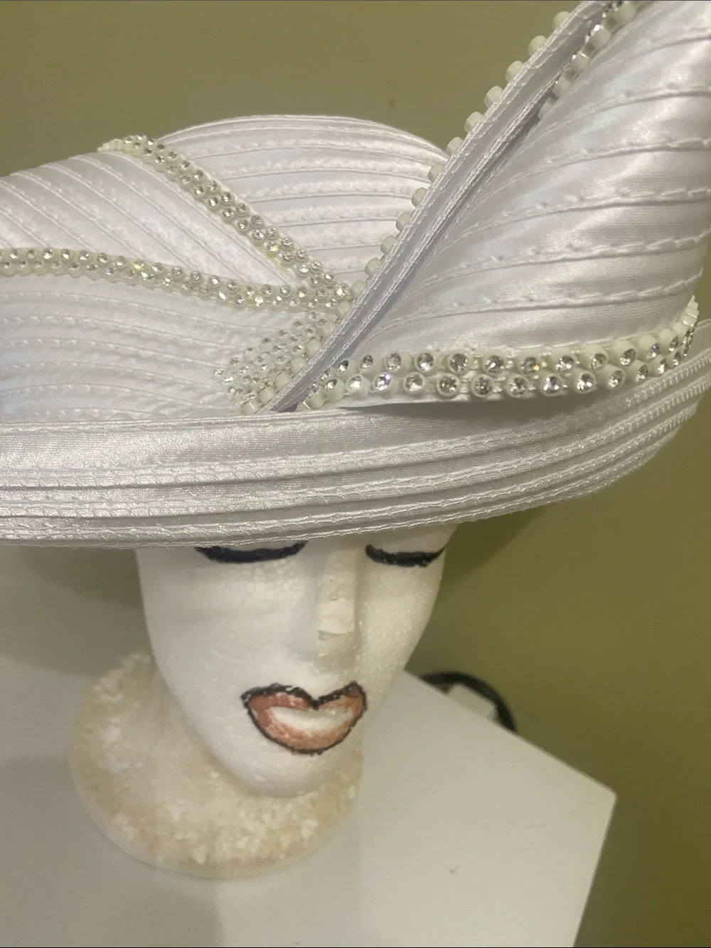 Beautiful NWT Dress Hat / Church Hat by Swan